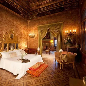 Palazzetto Pisani Grand Canal Guest house