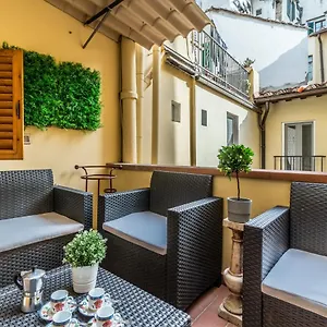 https://wine-apartments-florence-sangiovese.it-tuscanyhotel.com