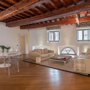 https://casa-colonna-ricci.it-tuscanyhotel.com